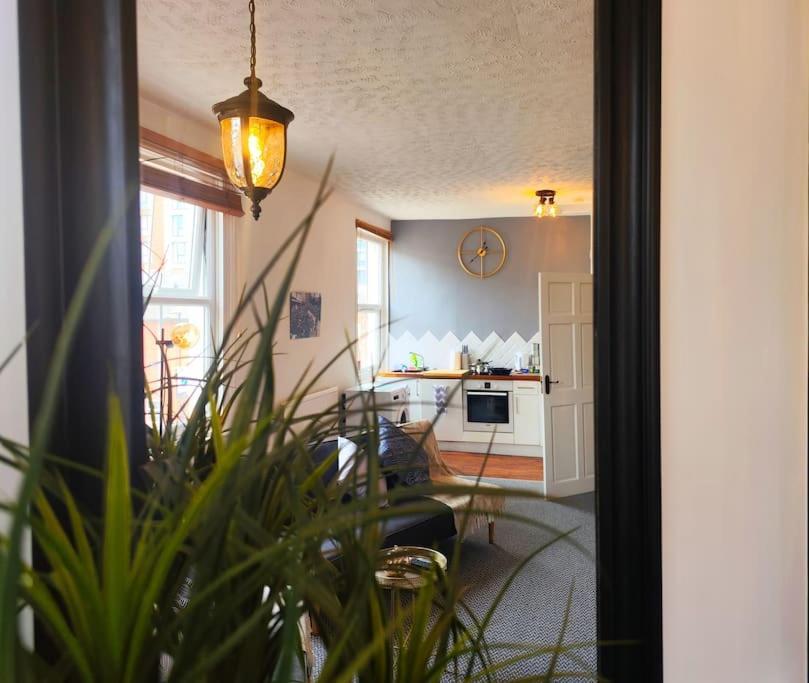 Elite Living - Centre Accommodates Up To 4 Apartment