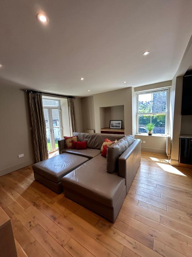 Luxury - Great Location Apartment *