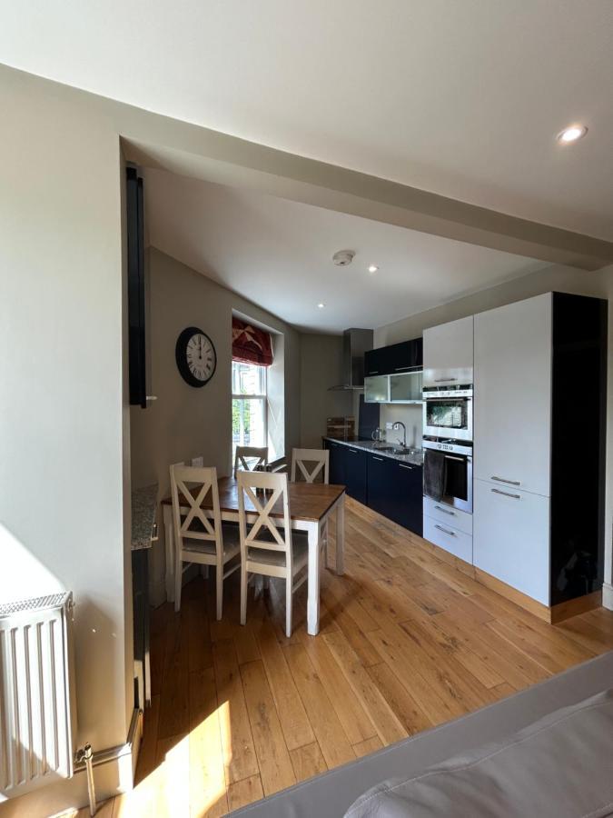 Luxury - Great Location Apartment *