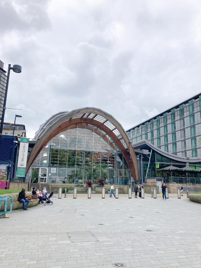Perfect For Relocation & Business- Near Hospital * Sheffield