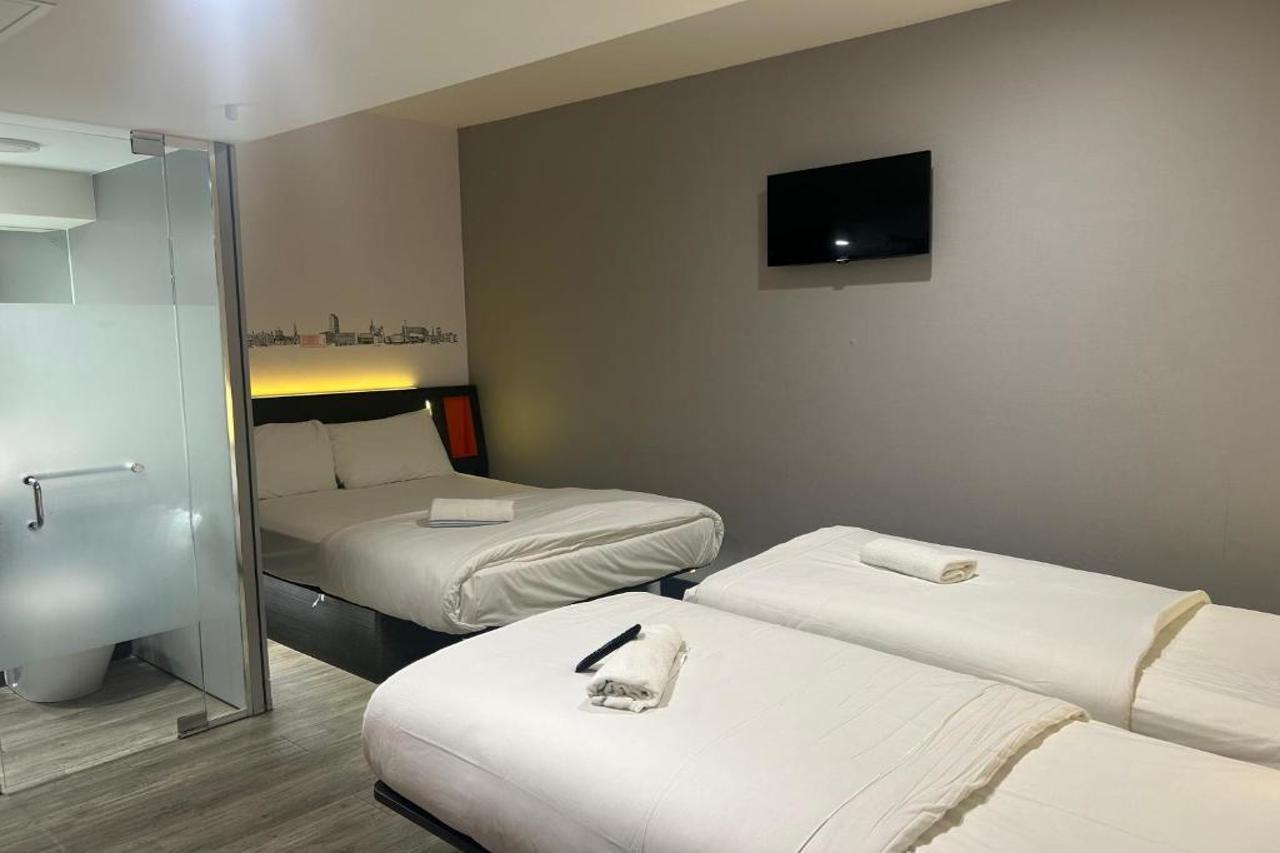 Hotel Easyhotel 3*