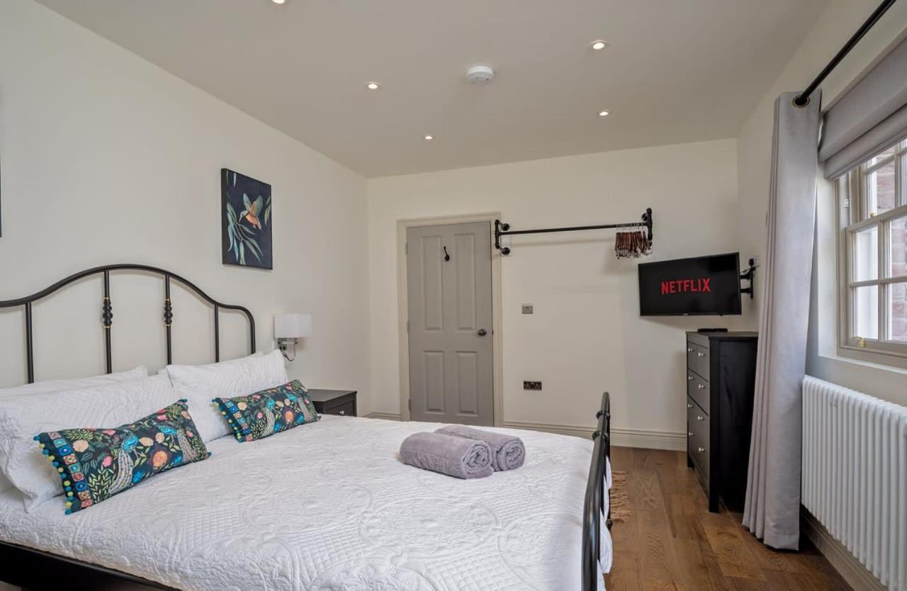 Apartment Paradise Square Remodelled 18th Century Ground Floor