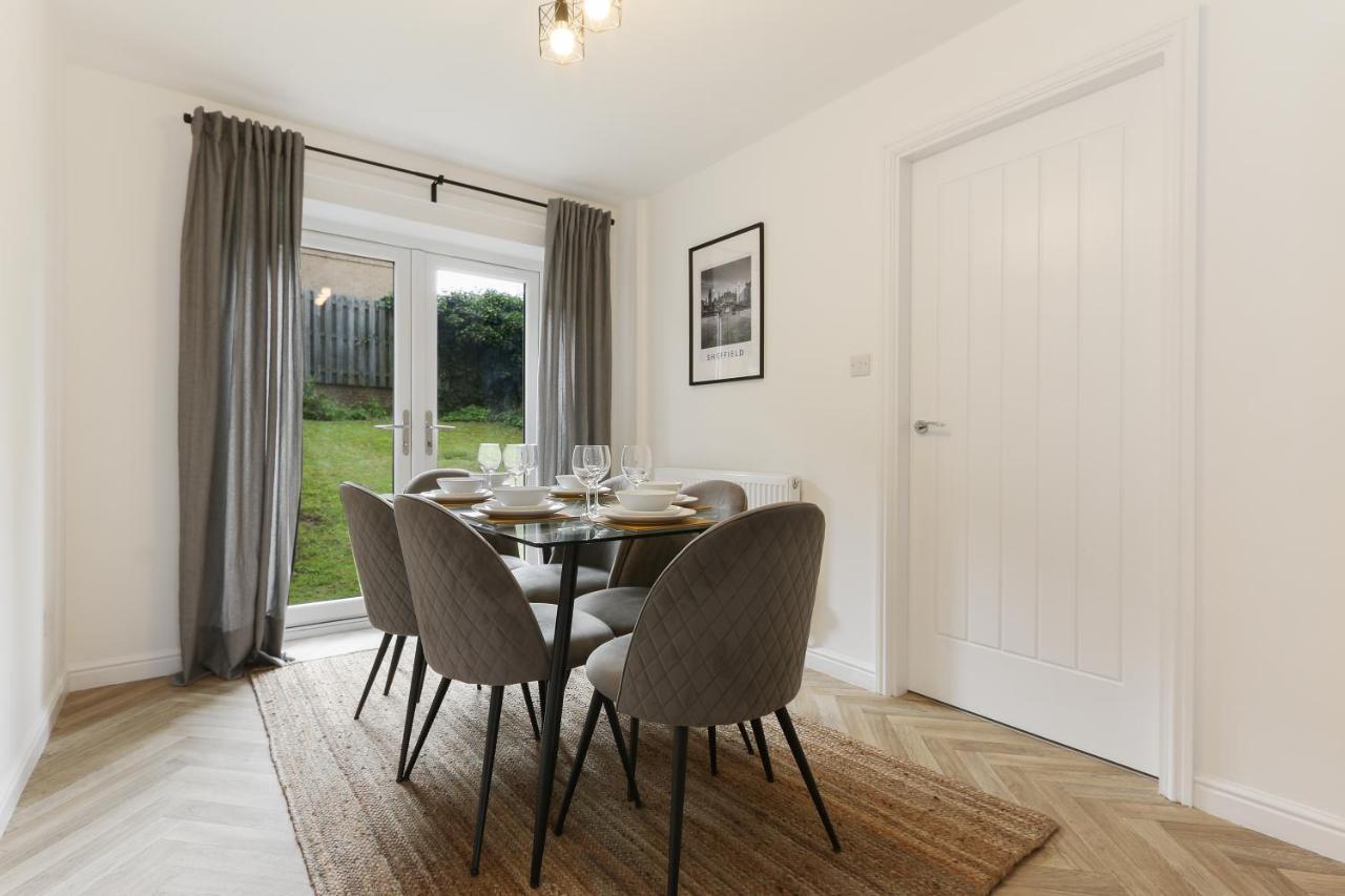 Holiday home Oaks - Station & Utilita Arena