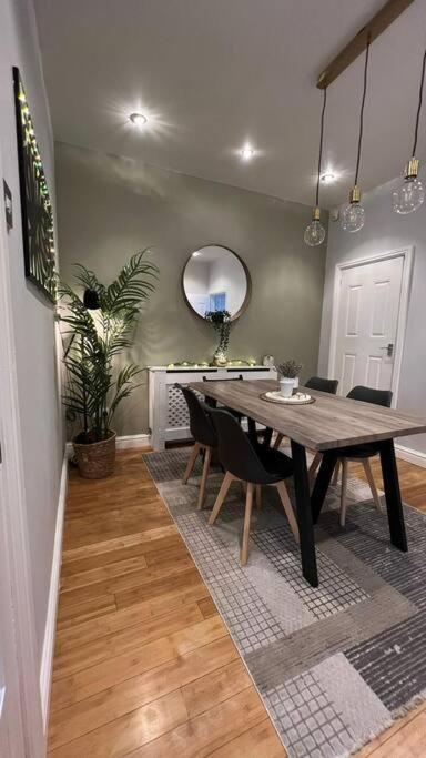 Holiday home Stylish Close To Arena *