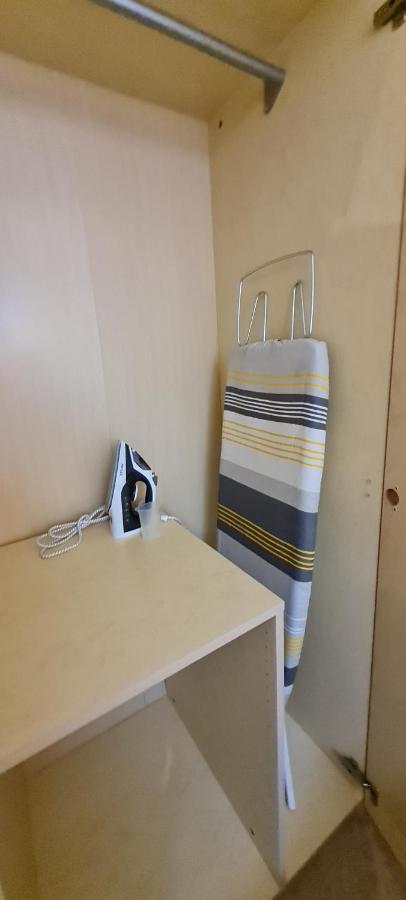 Exquisite One Bedroom In The Heart Of Centre Apartment *