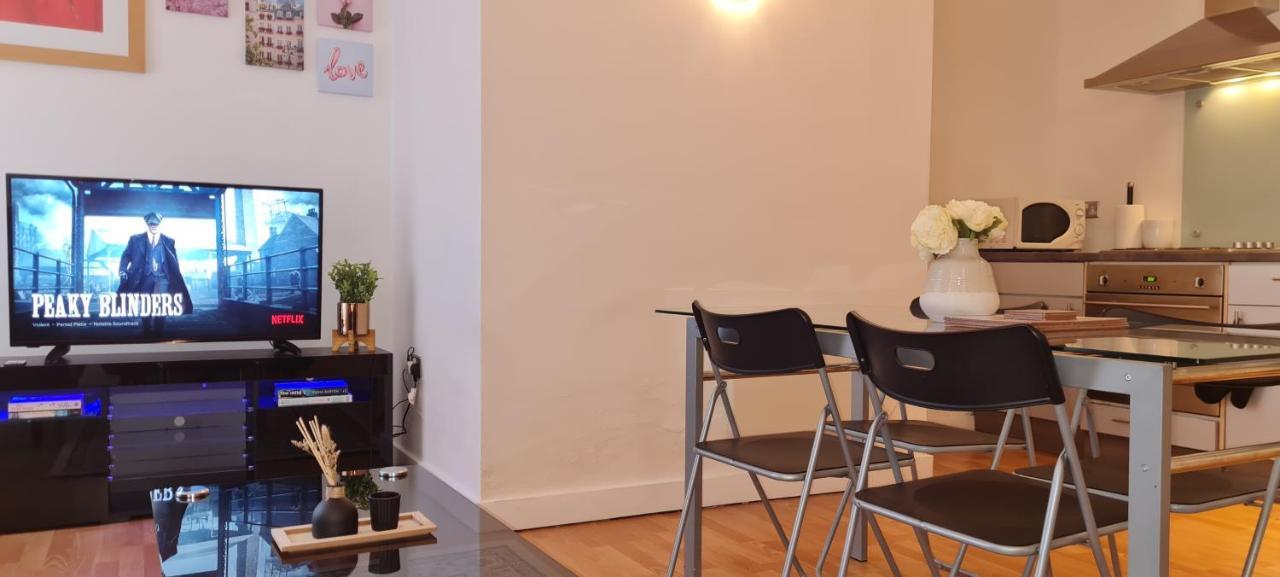 Exquisite One Bedroom In The Heart Of Centre Apartment *