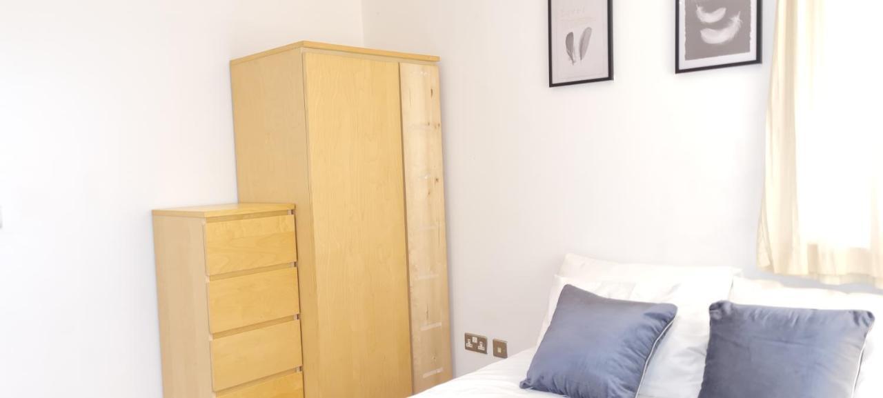 Exquisite One Bedroom In The Heart Of Centre Apartment