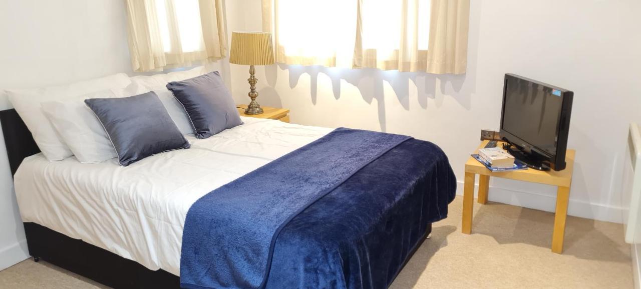 Exquisite One Bedroom In The Heart Of Centre Apartment *