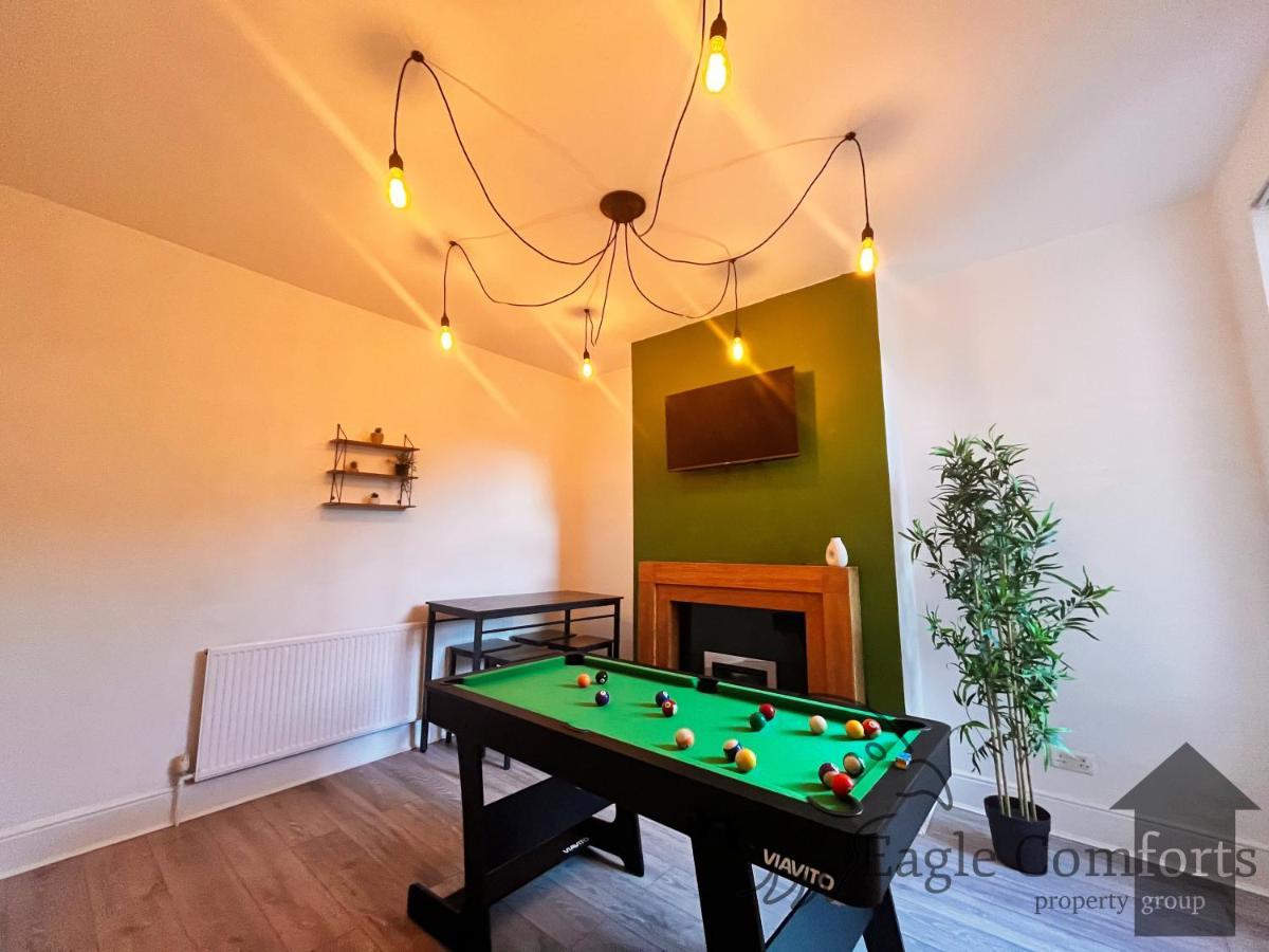 Scott House- 5 Bedrooms- Pool Table Holiday home