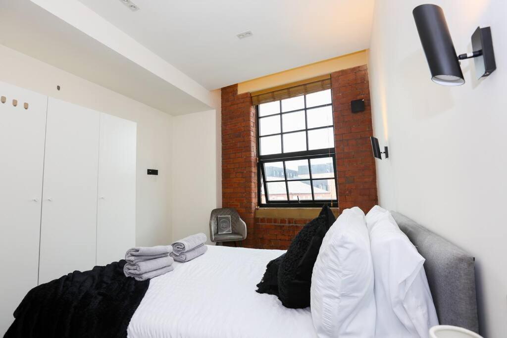 Apartment Stayzo_nichols Building_spacious 3-bedroom *
