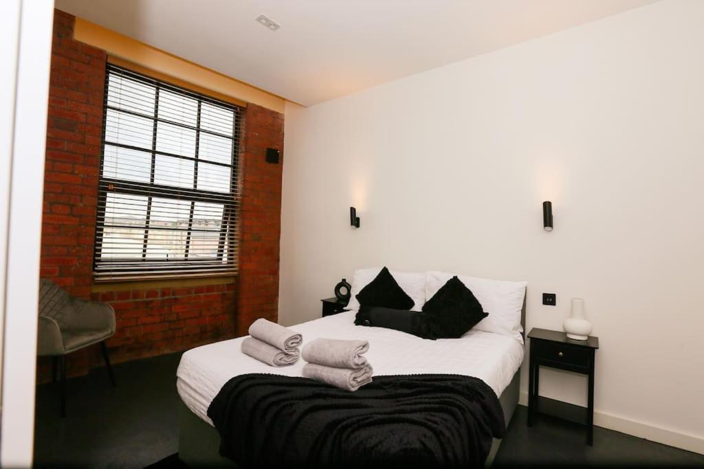Apartment Stayzo_nichols Building_spacious 3-bedroom Sheffield