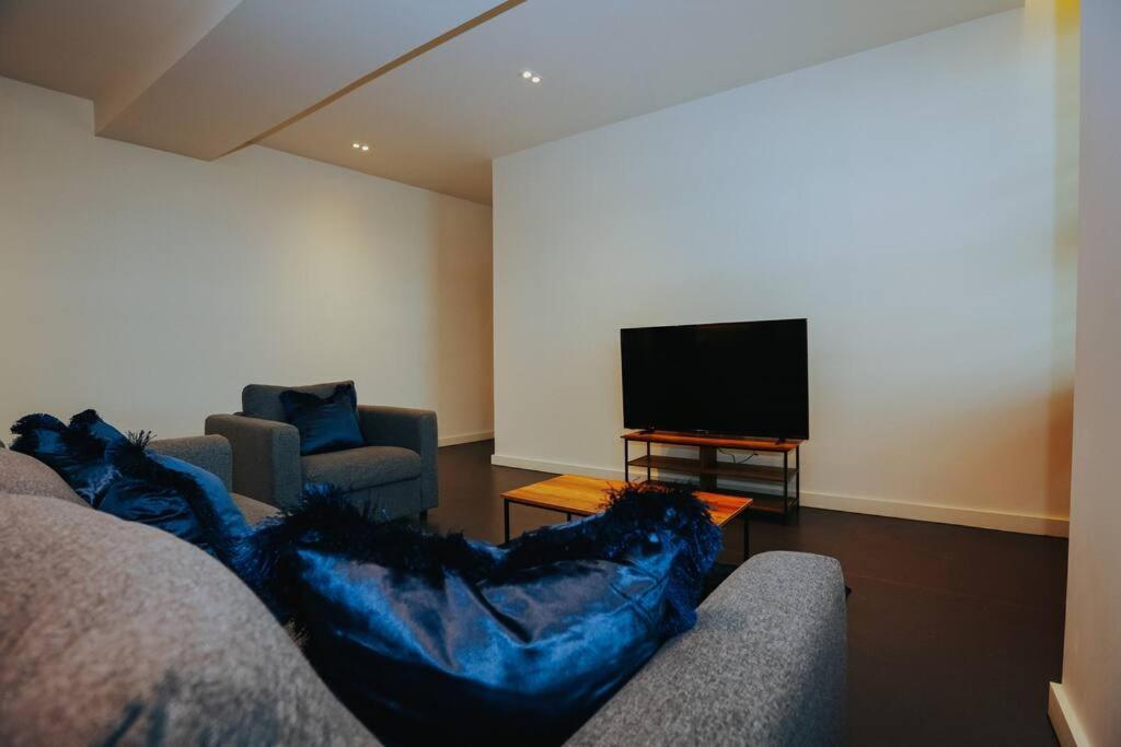 Stayzo_nichols Building_spacious 3-bedroom * Sheffield