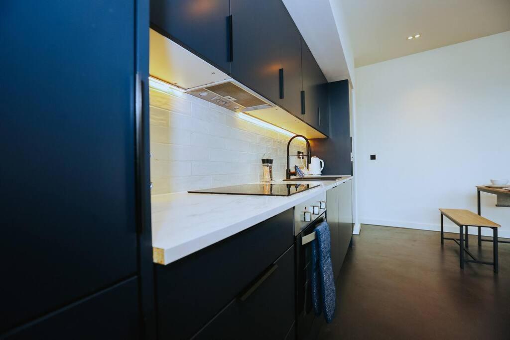 Stayzo_nichols Building_spacious 3-bedroom Sheffield