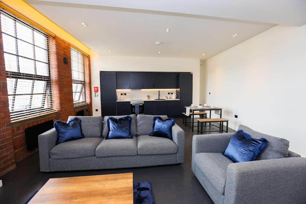 Stayzo_nichols Building_spacious 3-bedroom Sheffield