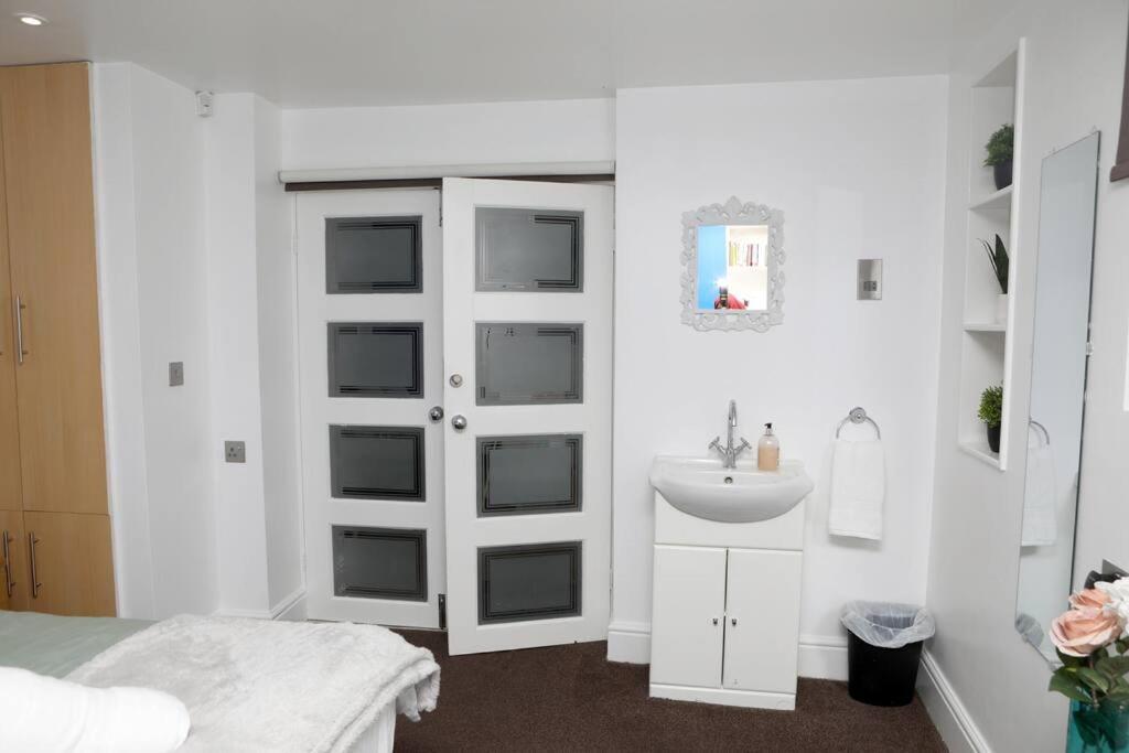 The Cosy Corner 2 Bedroom Flat *