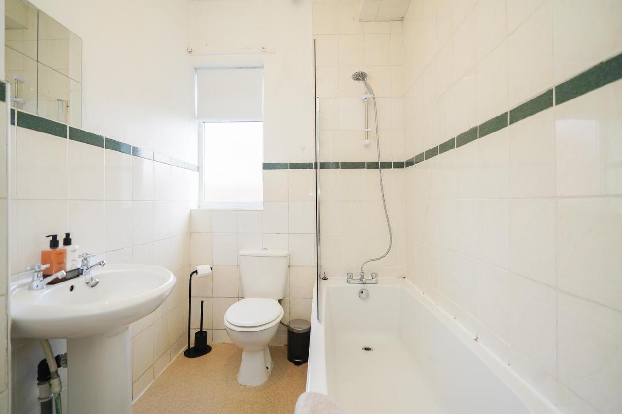 Apartment Stadium View, Entire Private House, Close To Centre, Free Wifi