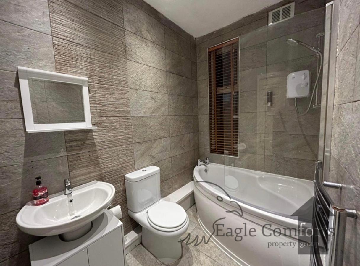 Scott House- 5 Bedrooms- Pool Table Holiday home *