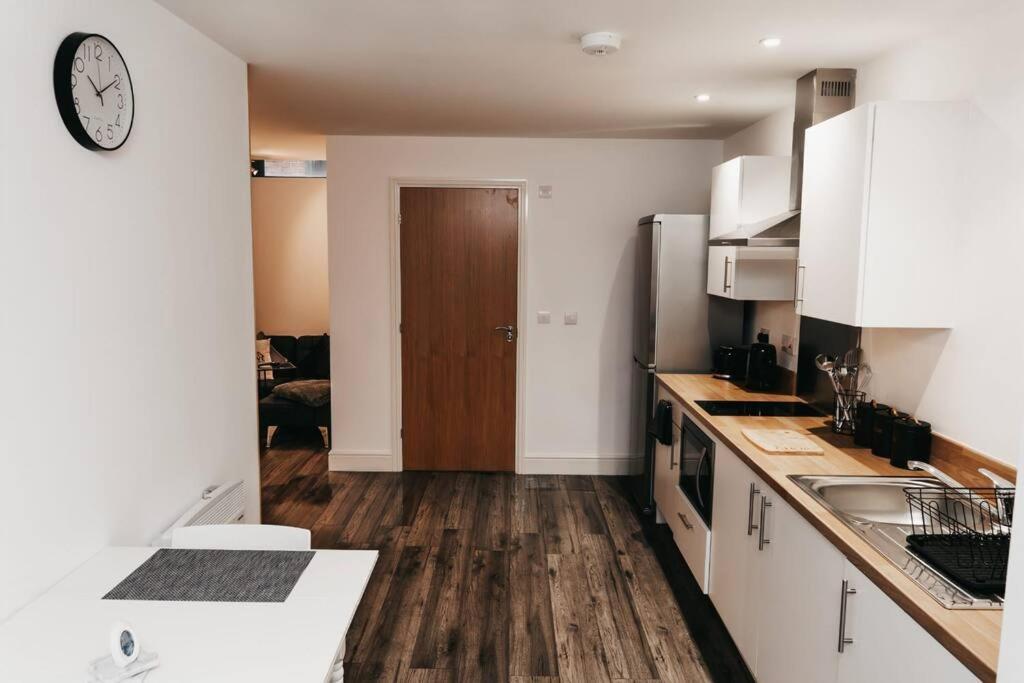 Stunning Modern Heart Of The City Apartment Sheffield