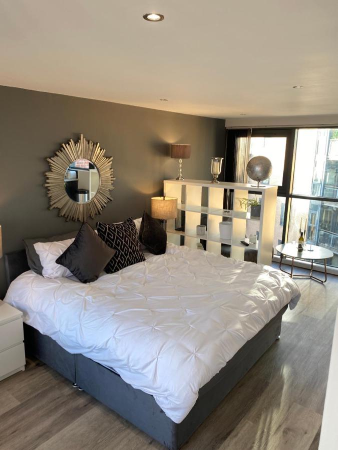 Deluxe Centre With Balcony & Views - Free Wifi Netflix, Gym Access - Westone Apartamento *