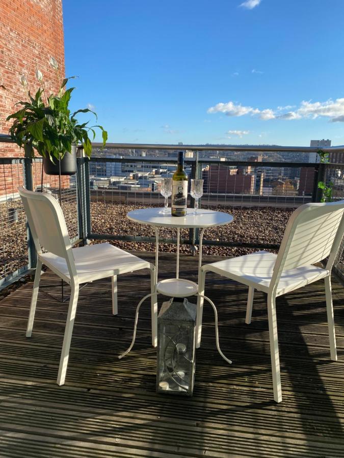 Deluxe Centre With Balcony & Views - Free Wifi Netflix, Gym Access - Westone Apartamento *
