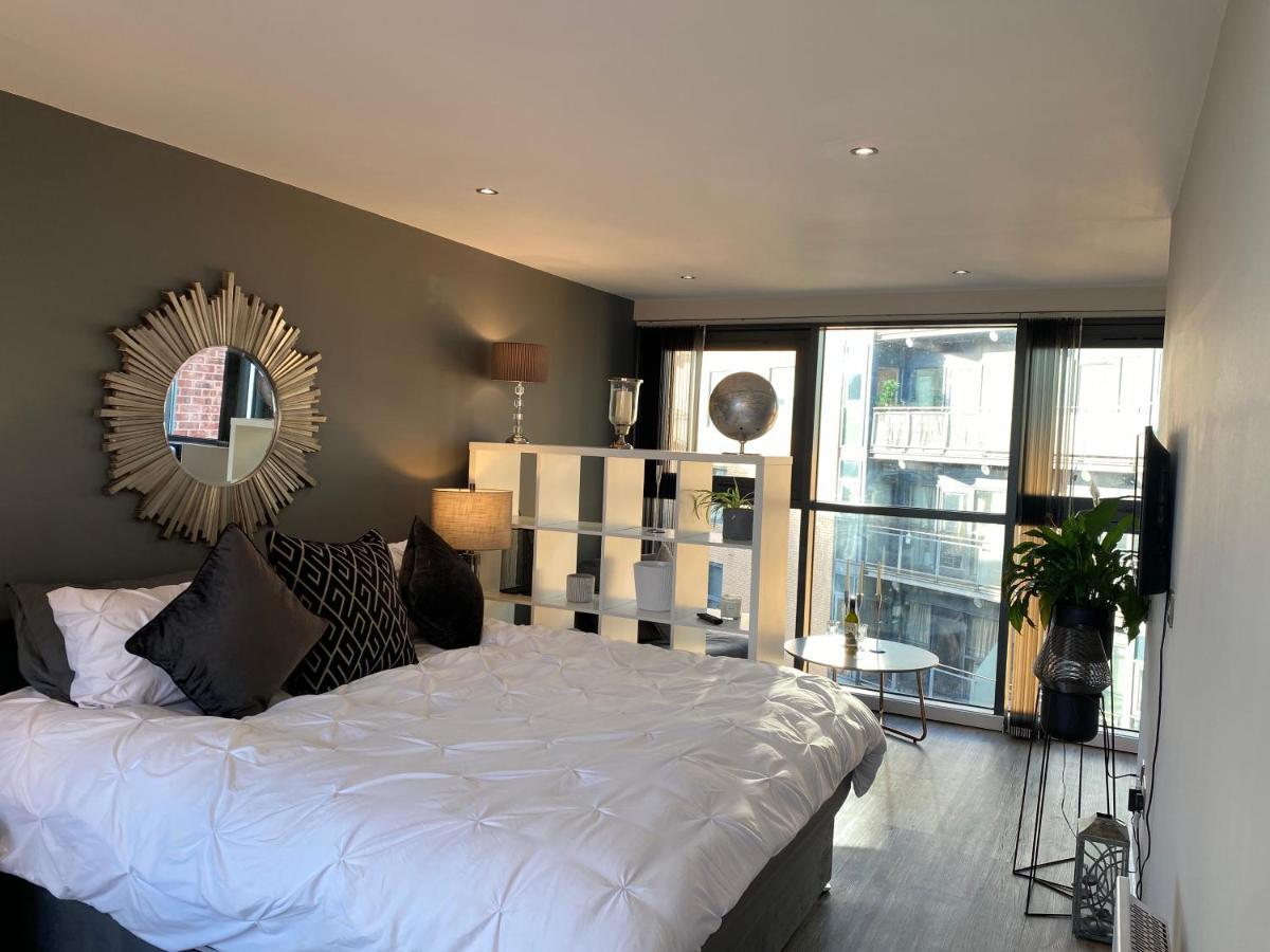 Deluxe Centre With Balcony & Views - Free Wifi Netflix, Gym Access - Westone Apartamento
