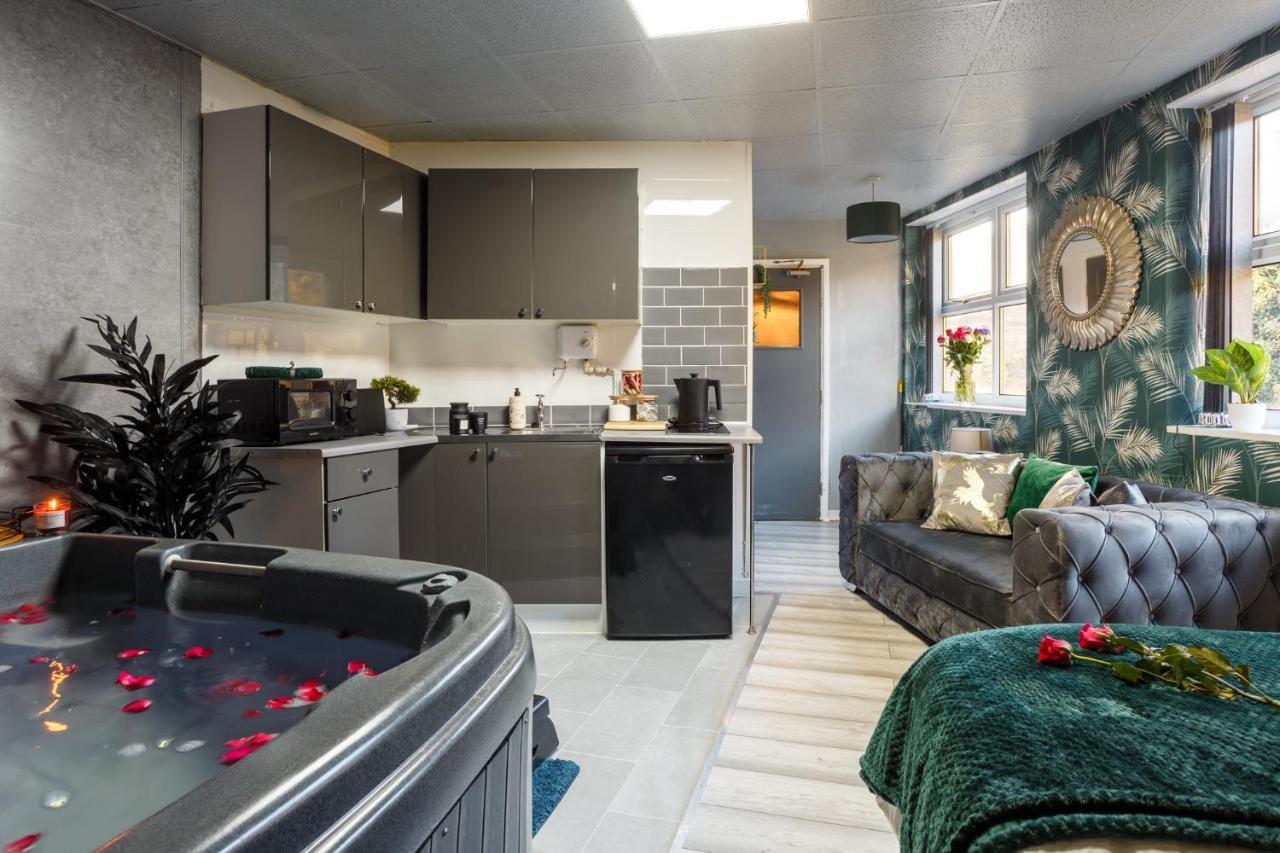 Riverside With Jacuzzi! Apartamento