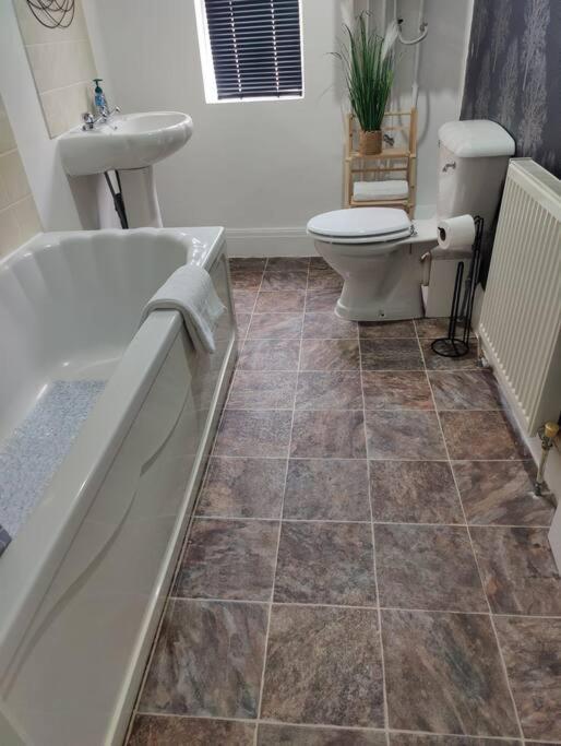 1 Bedroom Flat Apartment *