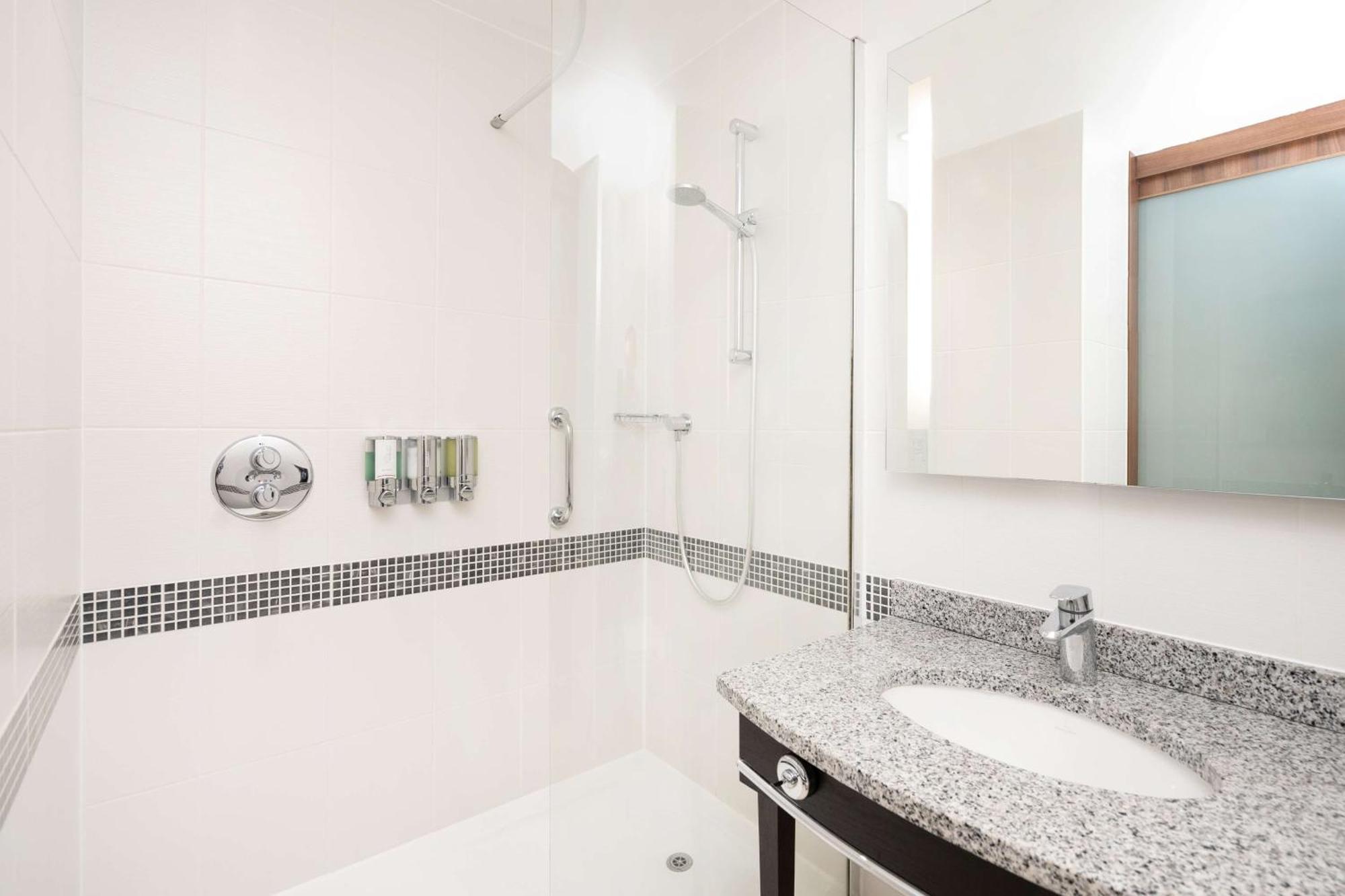 Hotel Hampton By Hilton 3*