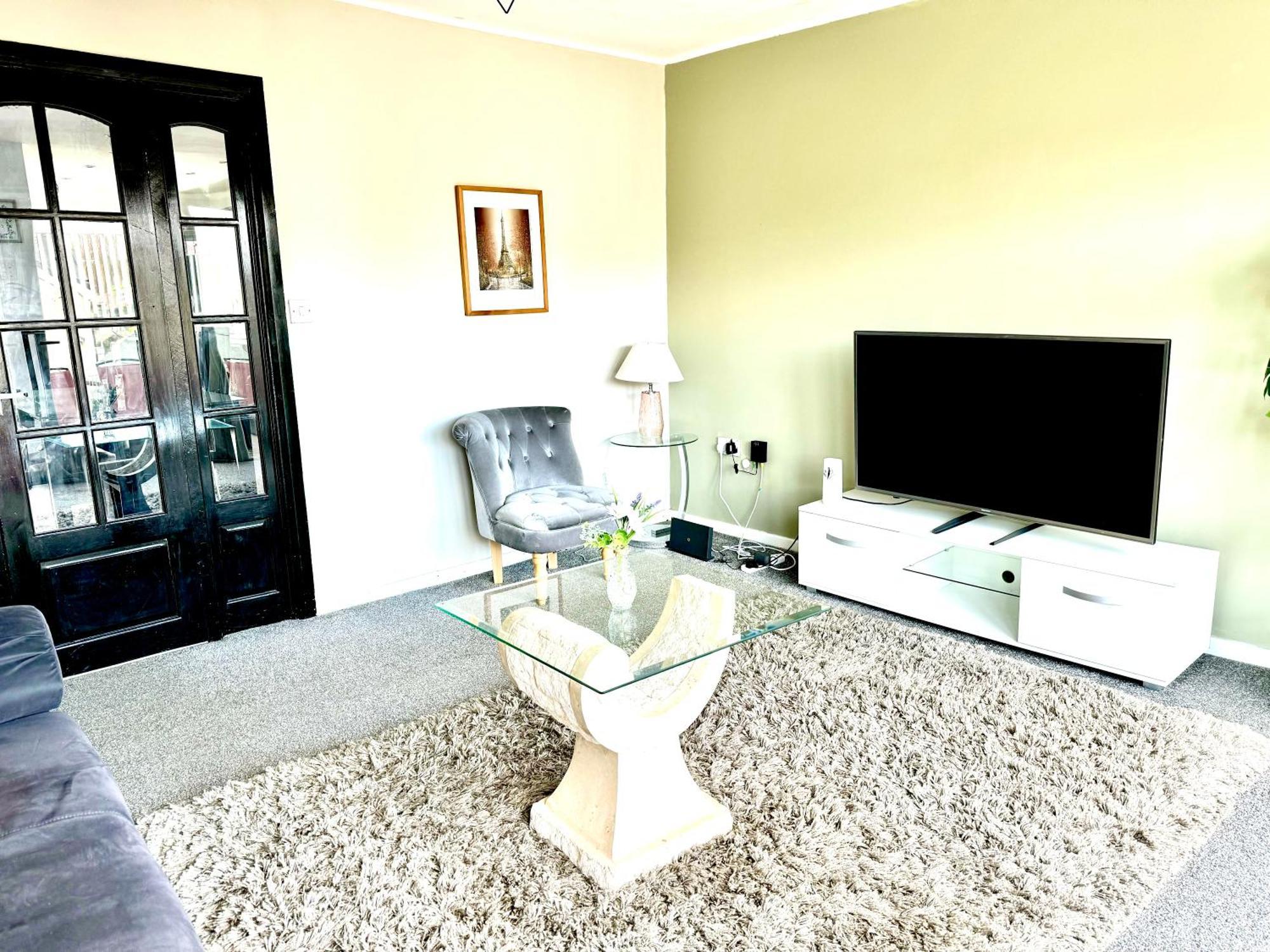 Stunning Gem Detached With Drive * Sheffield
