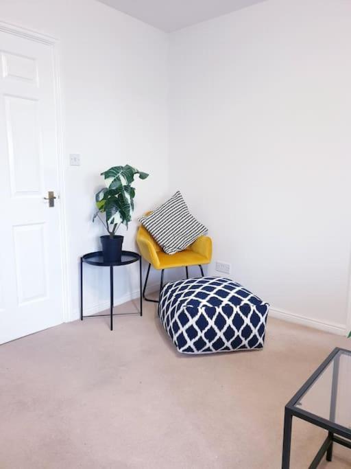 Hyde Park - Park Hill - - 2 Bedrooms - Free On-site Parking - Netflix - Fast Wifi *
