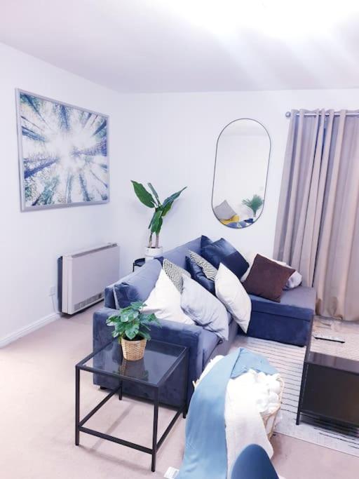Hyde Park - Park Hill - - 2 Bedrooms - Free On-site Parking - Netflix - Fast Wifi Apartment