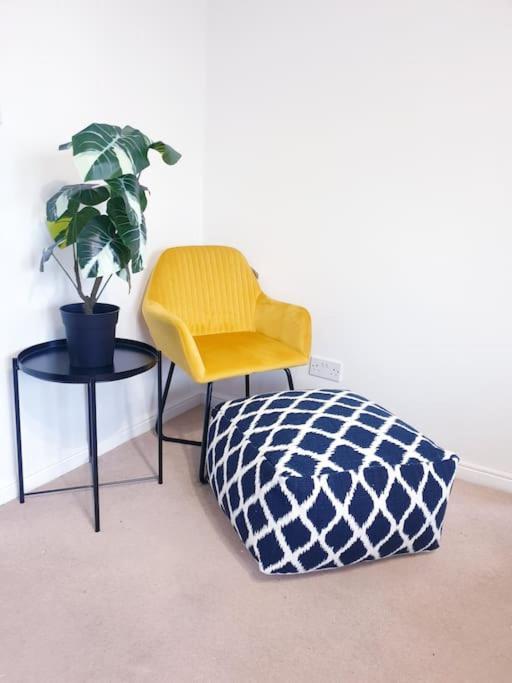 Hyde Park - Park Hill - - 2 Bedrooms - Free On-site Parking - Netflix - Fast Wifi Apartment