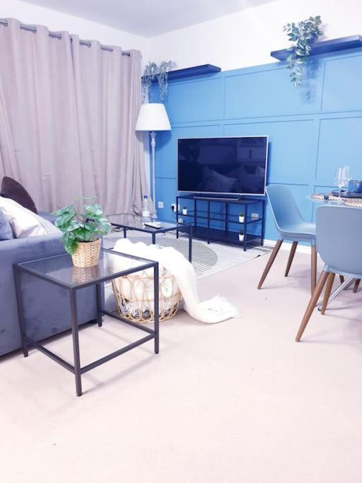 Hyde Park - Park Hill - - 2 Bedrooms - Free On-site Parking - Netflix - Fast Wifi