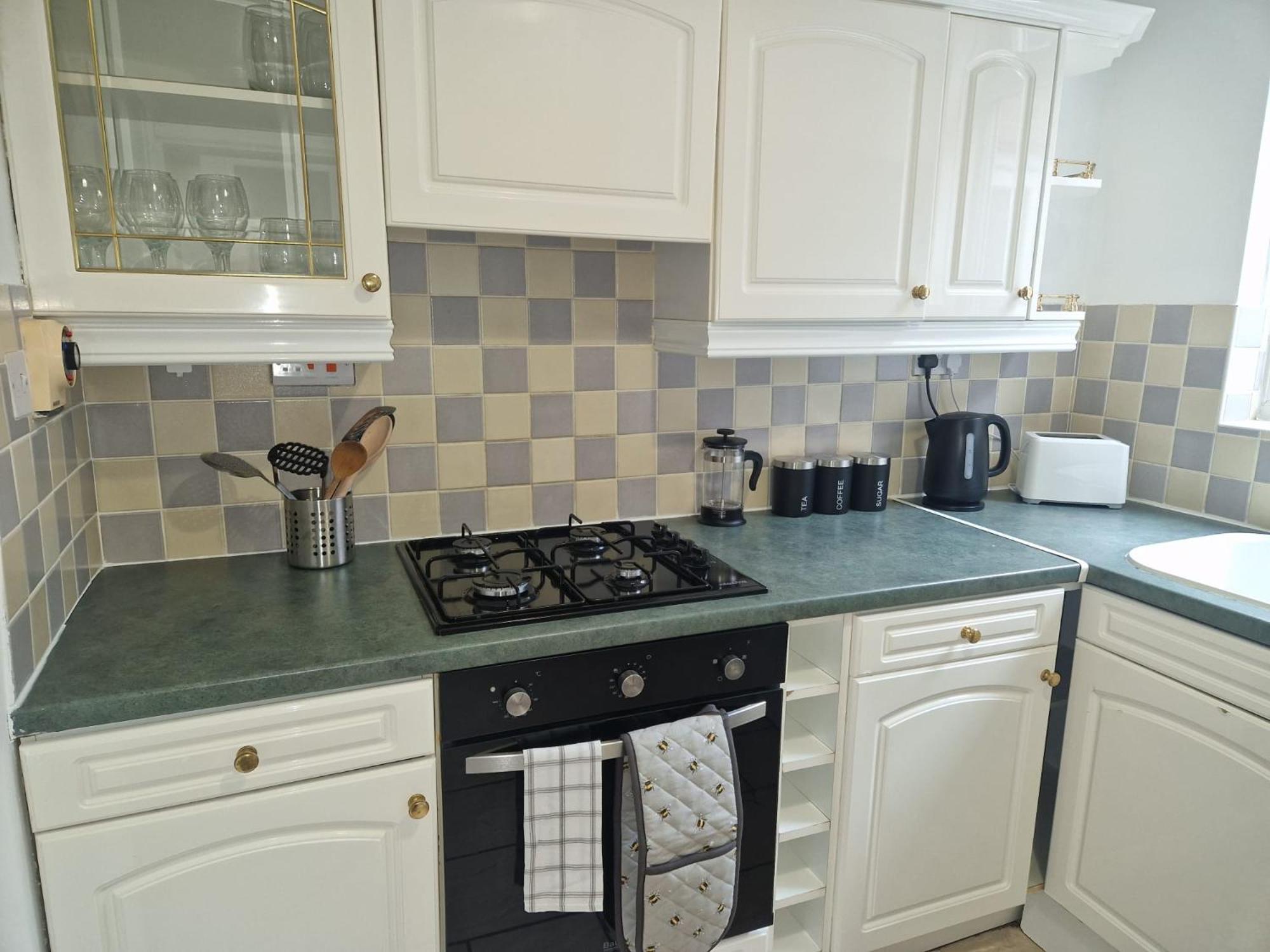 Apartment 3: Homely Near Cc *
