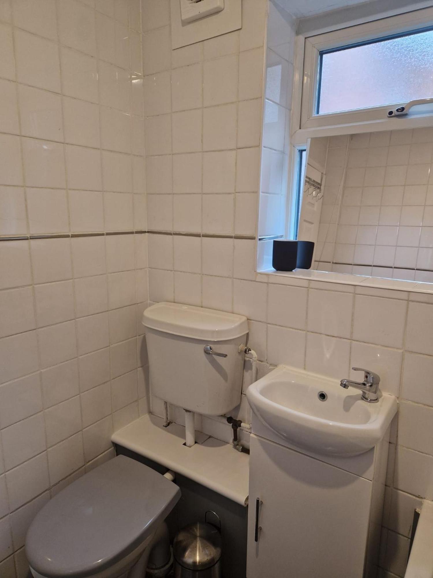 1: Cosy In A Prime Location Apartment *