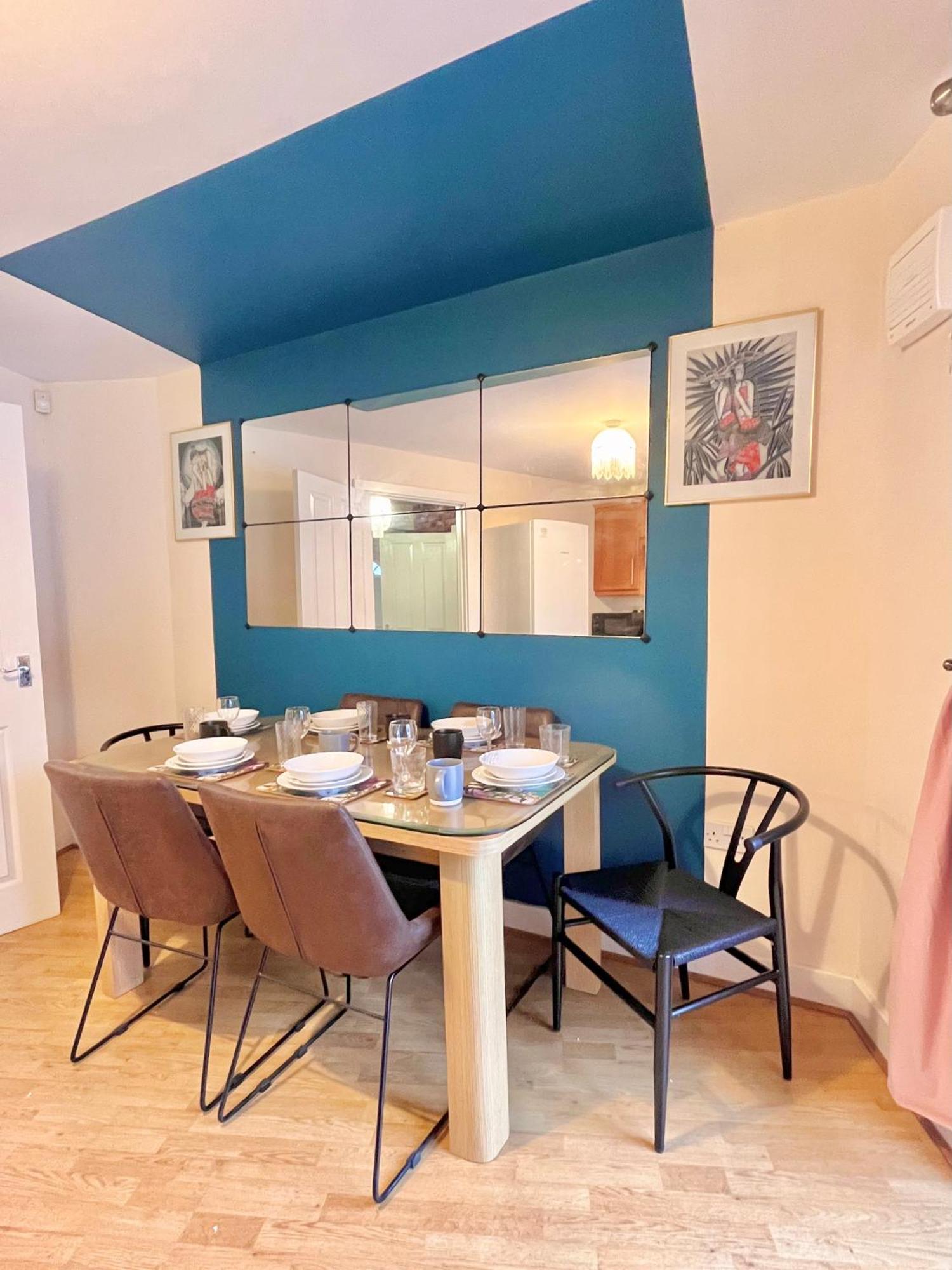 Casa de férias Payler House Sheffield-wifi -large Parking Space-cozy 4 Bedrooms Sheffield
