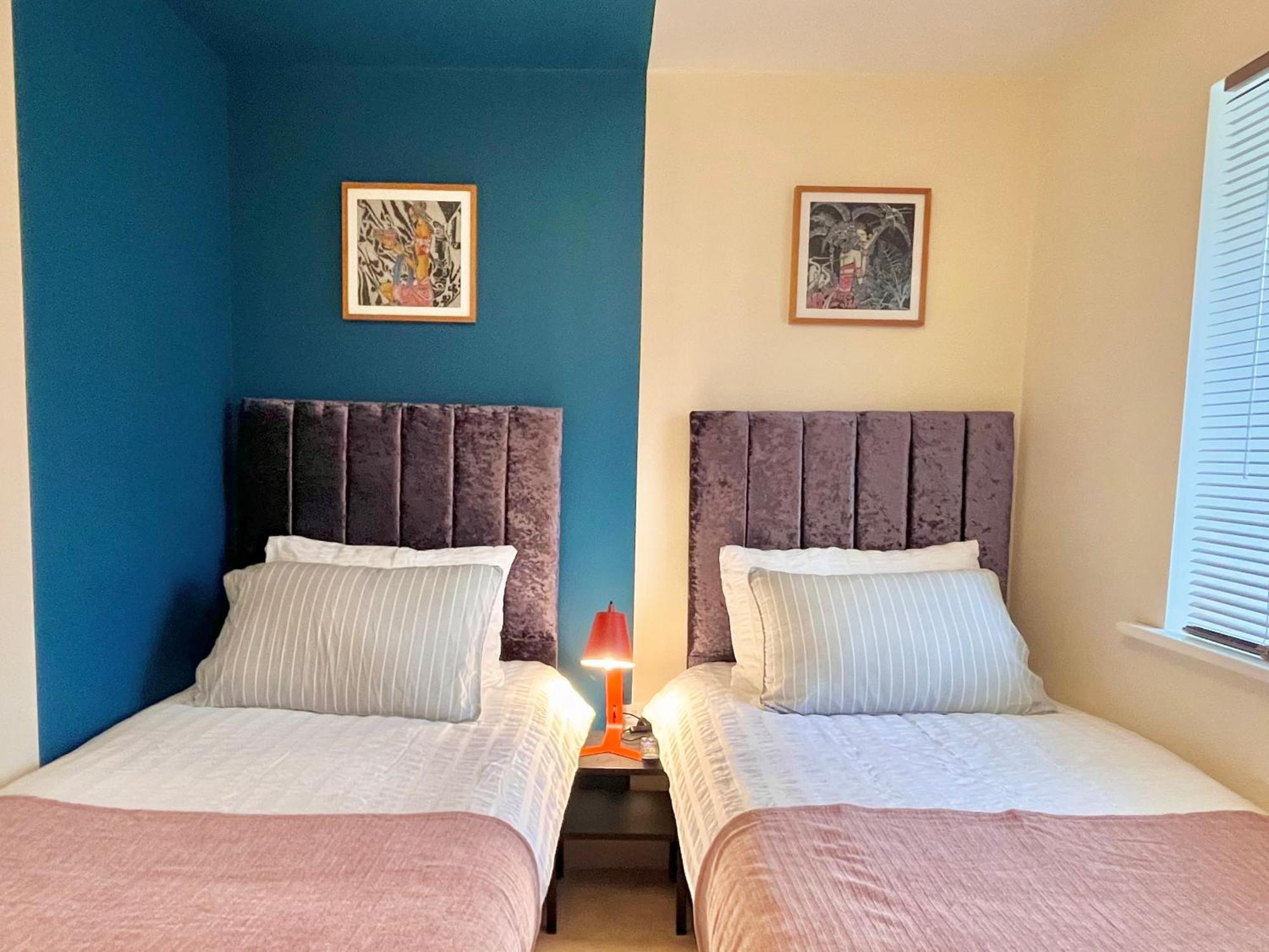Payler House Sheffield-wifi -large Parking Space-cozy 4 Bedrooms Casa de férias