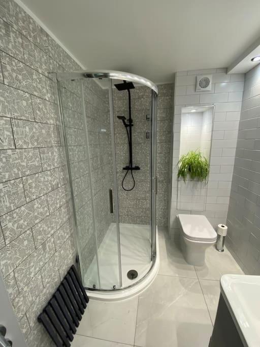 Apartment Contemporary Centre 3 Bedroom *