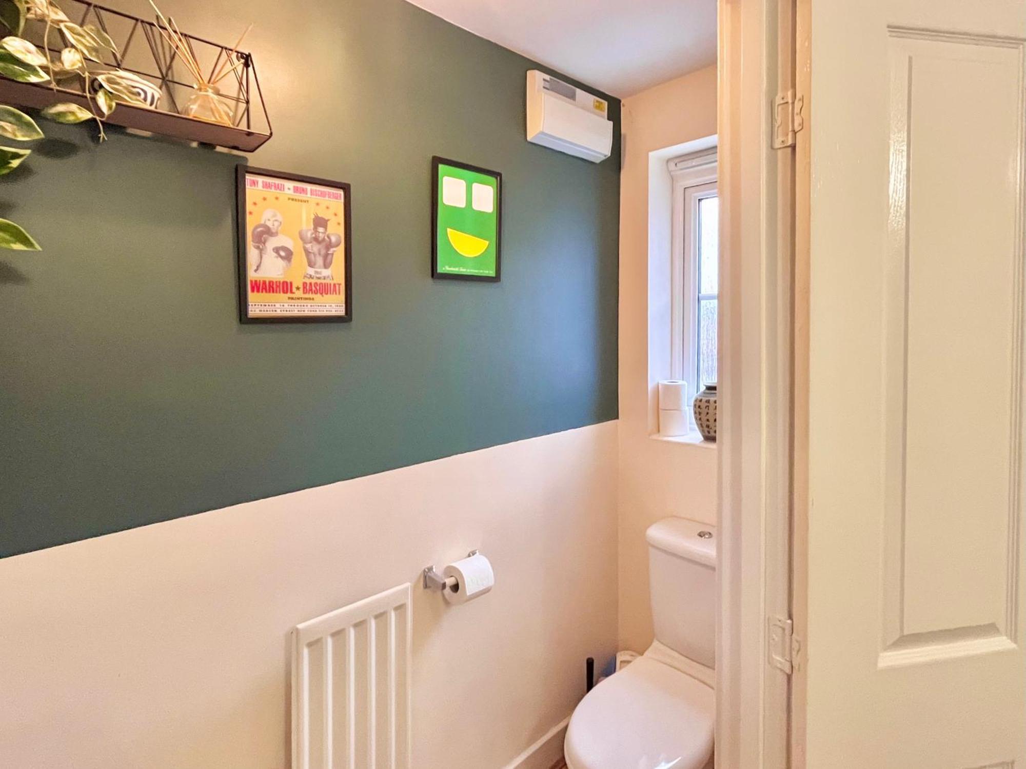 Casa de férias Payler House Sheffield-wifi -large Parking Space-cozy 4 Bedrooms *