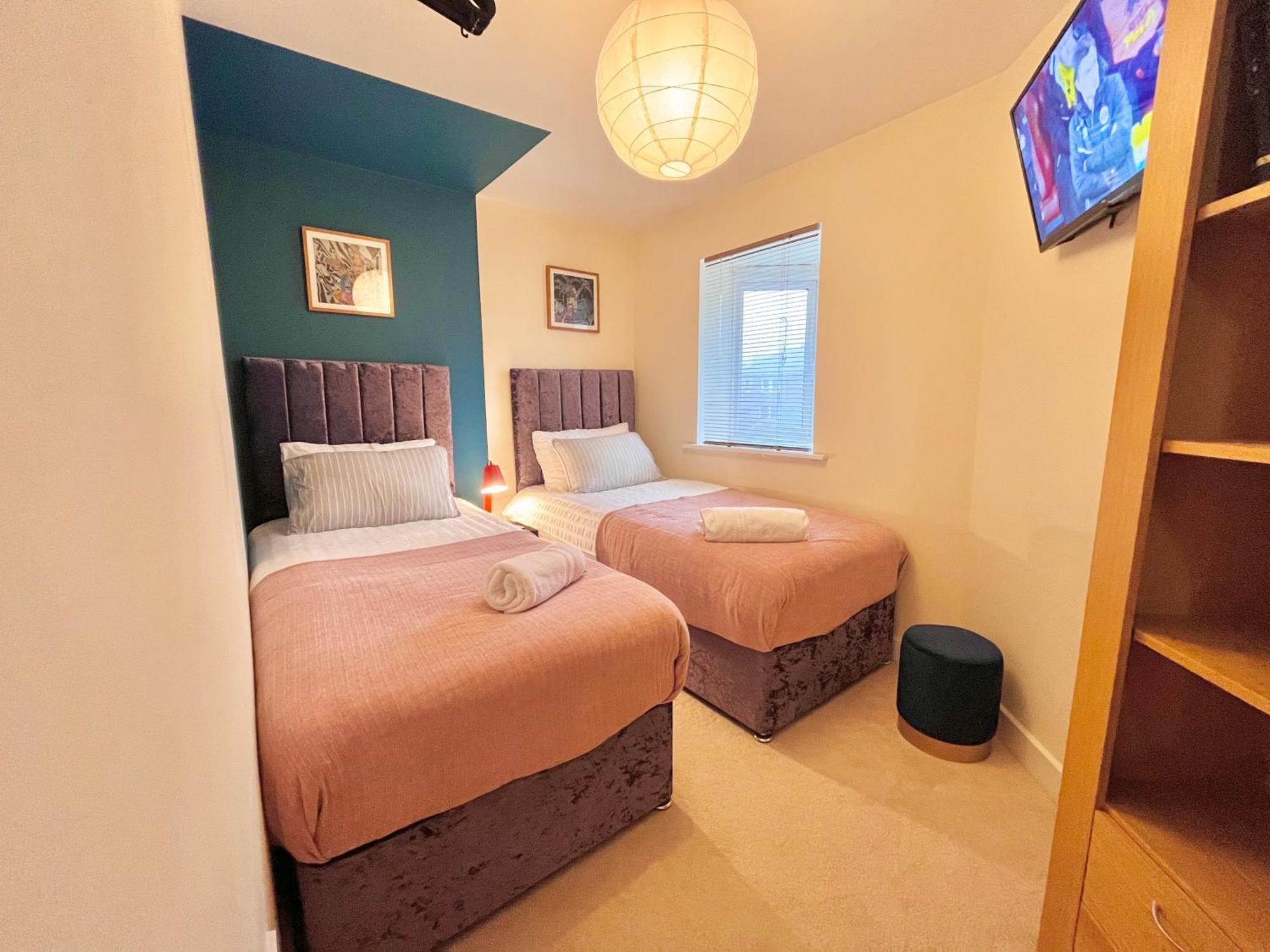 Payler House Sheffield-wifi -large Parking Space-cozy 4 Bedrooms Casa de férias Sheffield