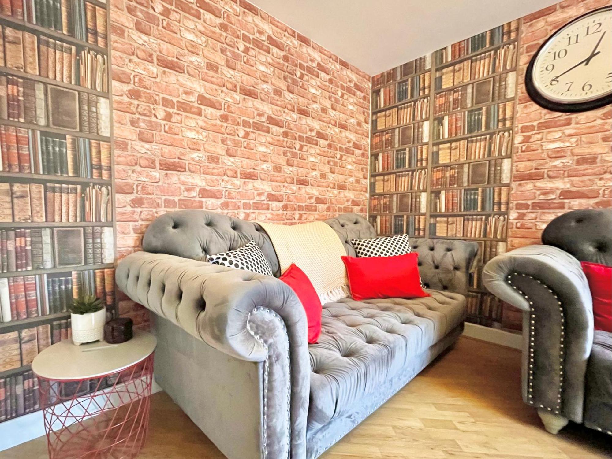 Payler House Sheffield-wifi -large Parking Space-cozy 4 Bedrooms Sheffield