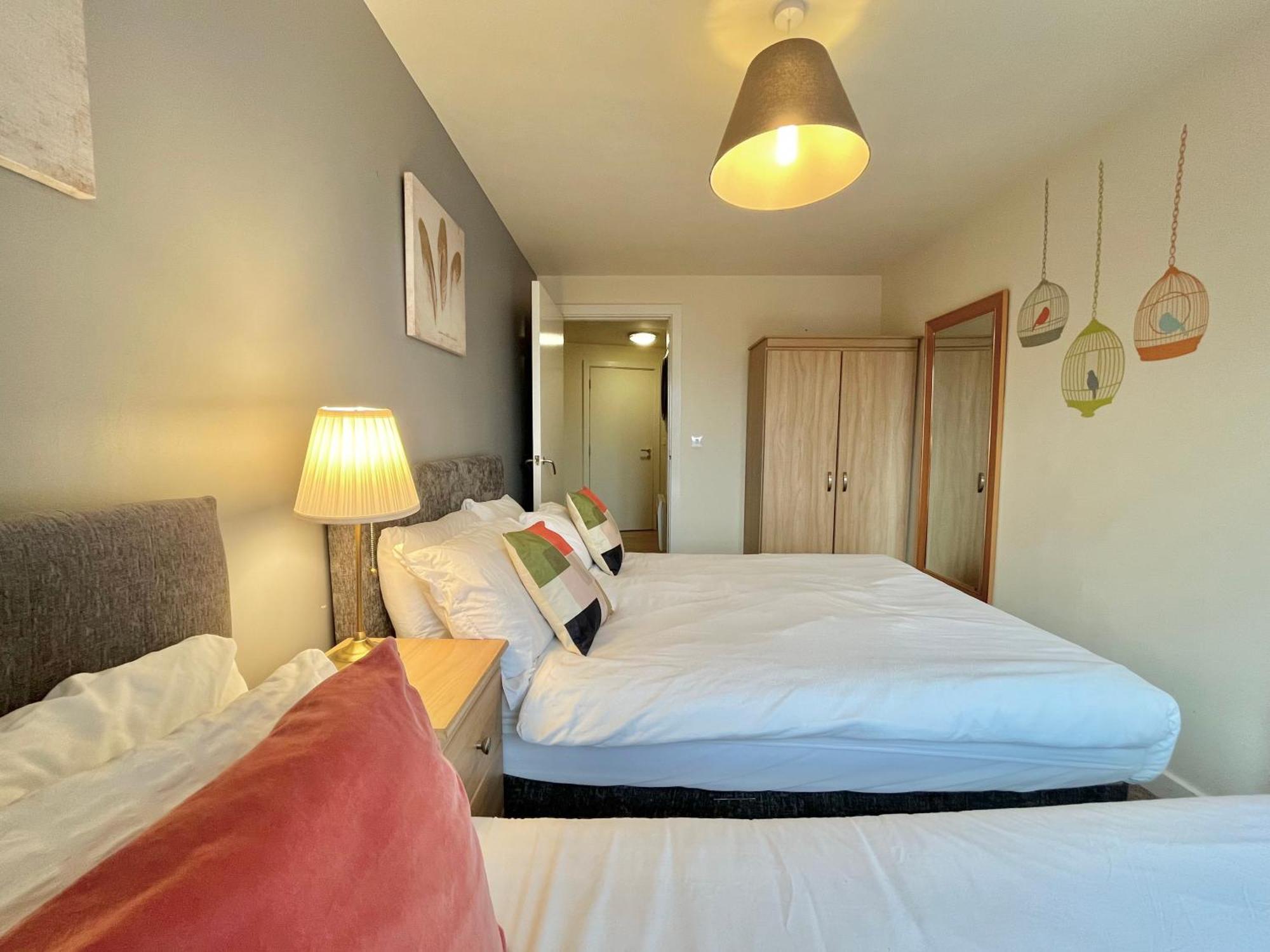 Apartment Skyview By Noknokstay - Centre With Parking - Group, Family, Business