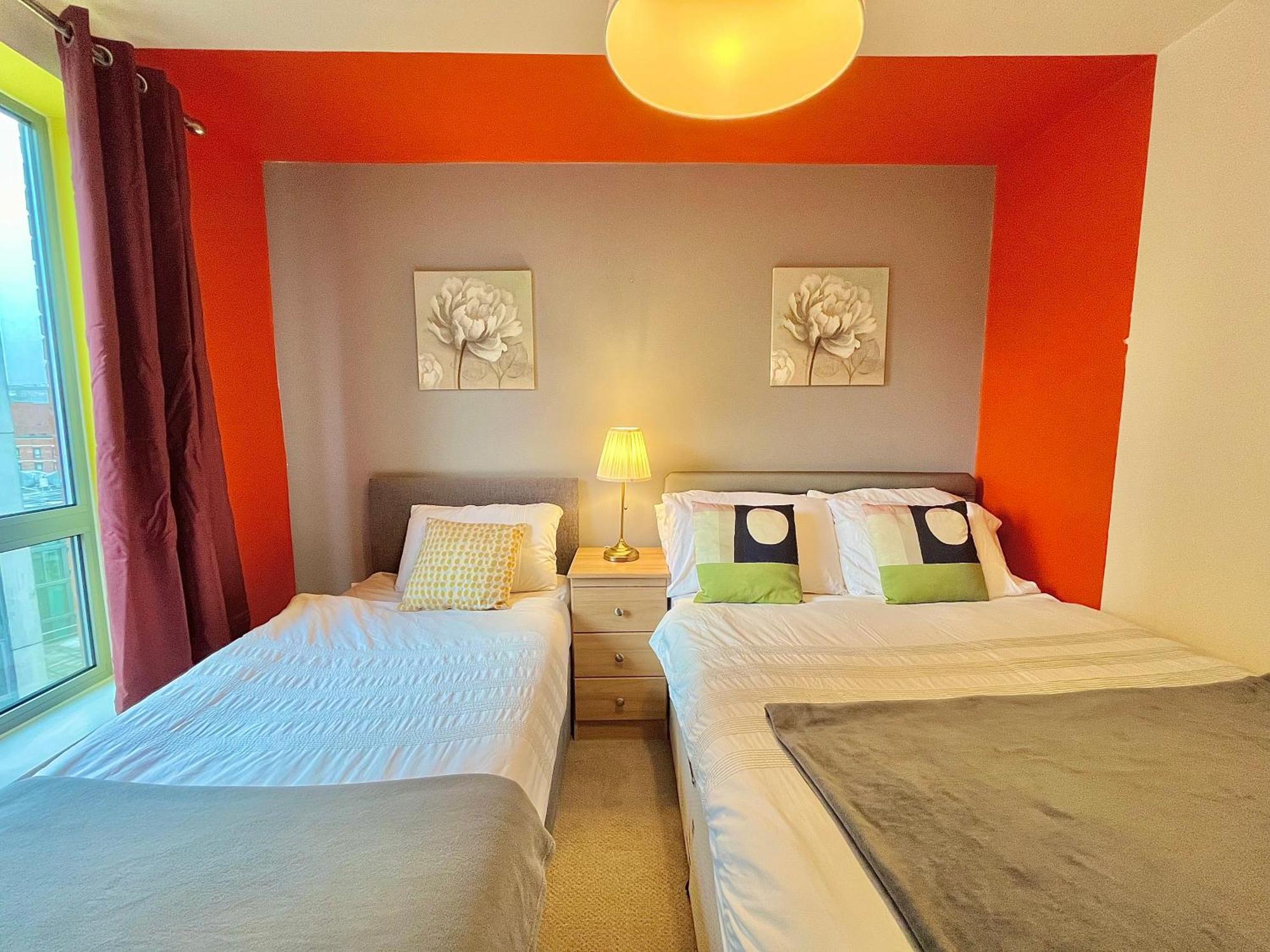 Apartment Skyview By Noknokstay - Centre With Parking - Group, Family, Business