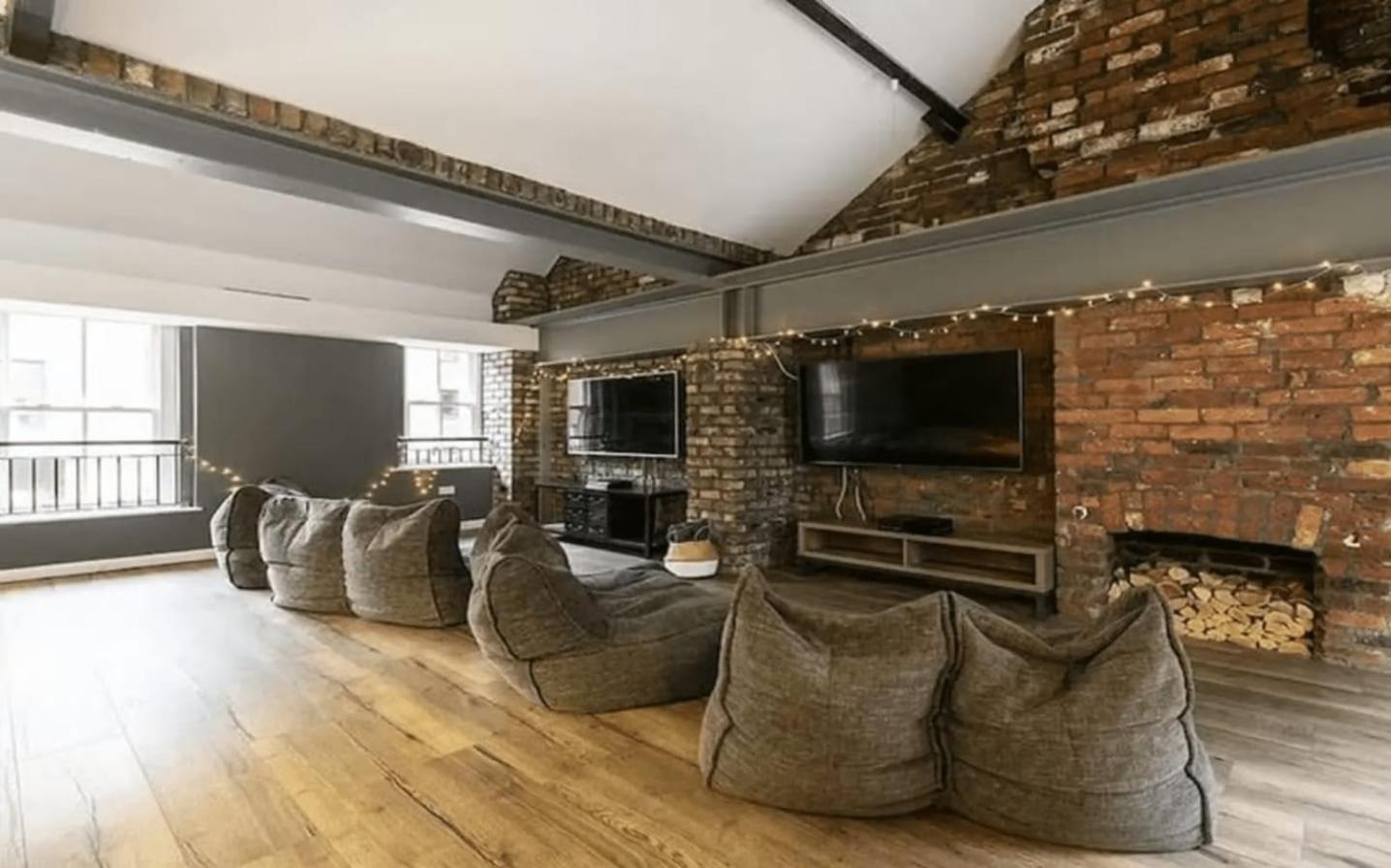 Cosy And Modern And Private Ensuites At 3 Located Near The Of Sheffield