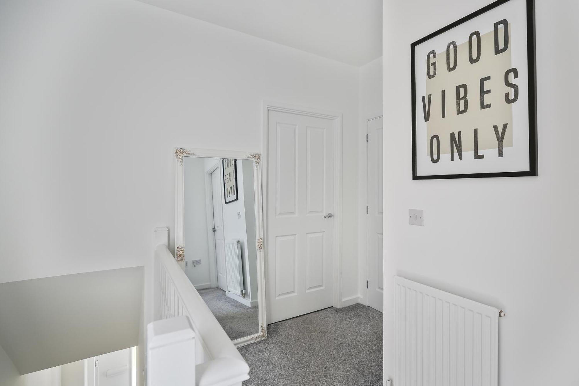 Apartment Mersey Way, Spacious 3 Bed Home, Close To Centre & Free Driveway Parking - Perfect For Workers, Groups & Families - Hosted By Host Save Sheffield