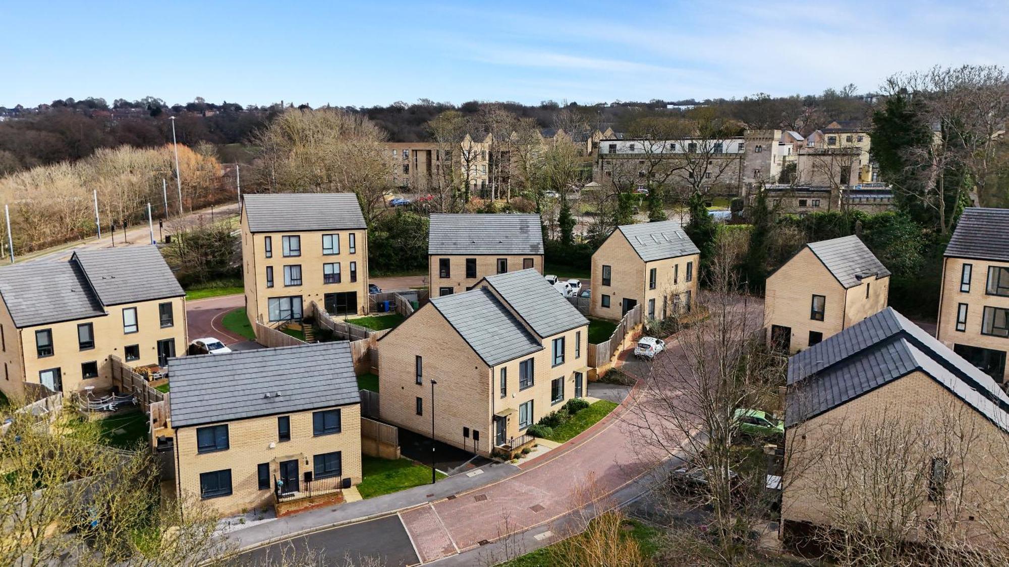 Apartment Mersey Way, Spacious 3 Bed Home, Close To Centre & Free Driveway Parking - Perfect For Workers, Groups & Families - Hosted By Host Save Sheffield