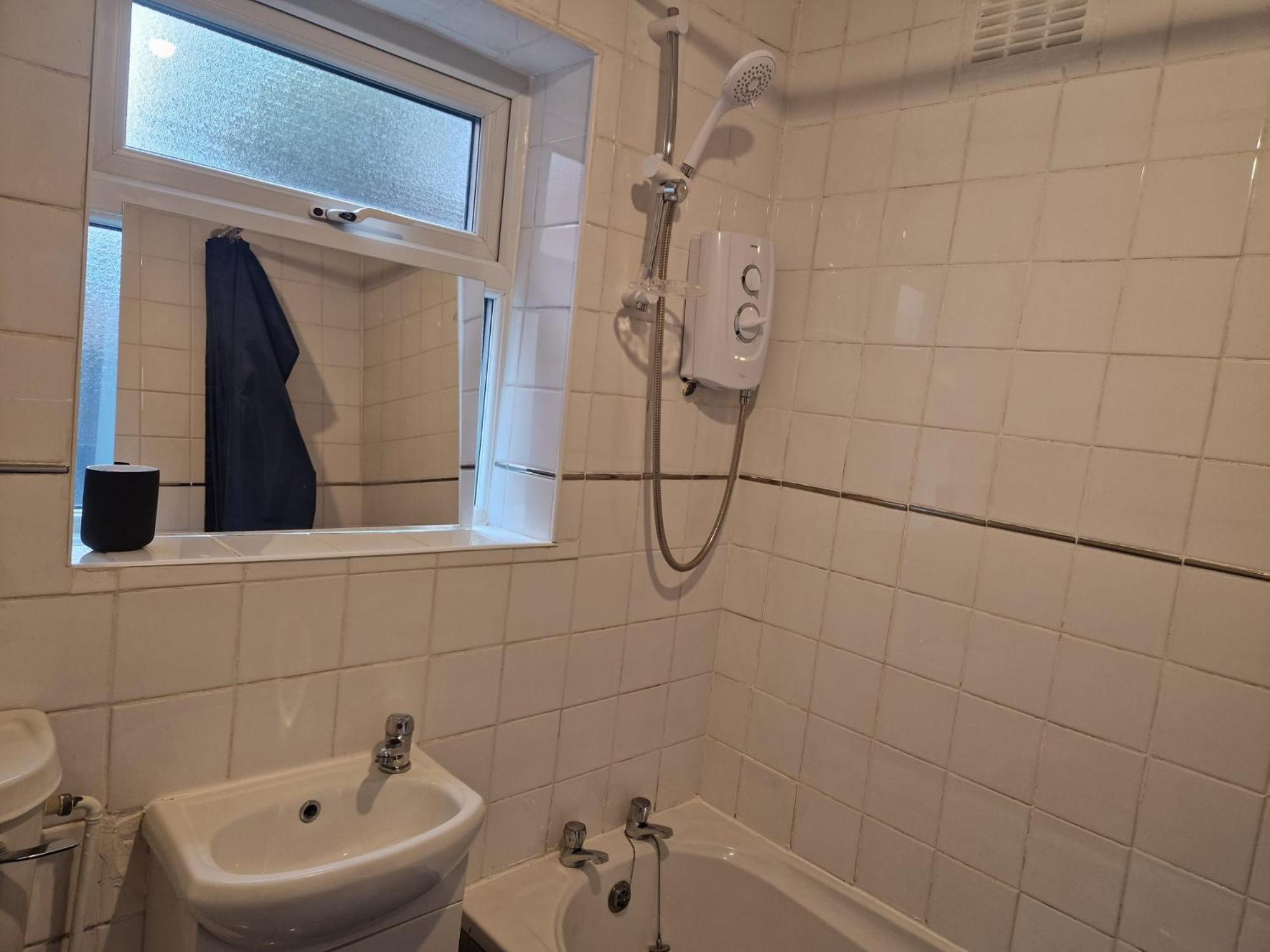 Apartment 1: Cosy In A Prime Location *