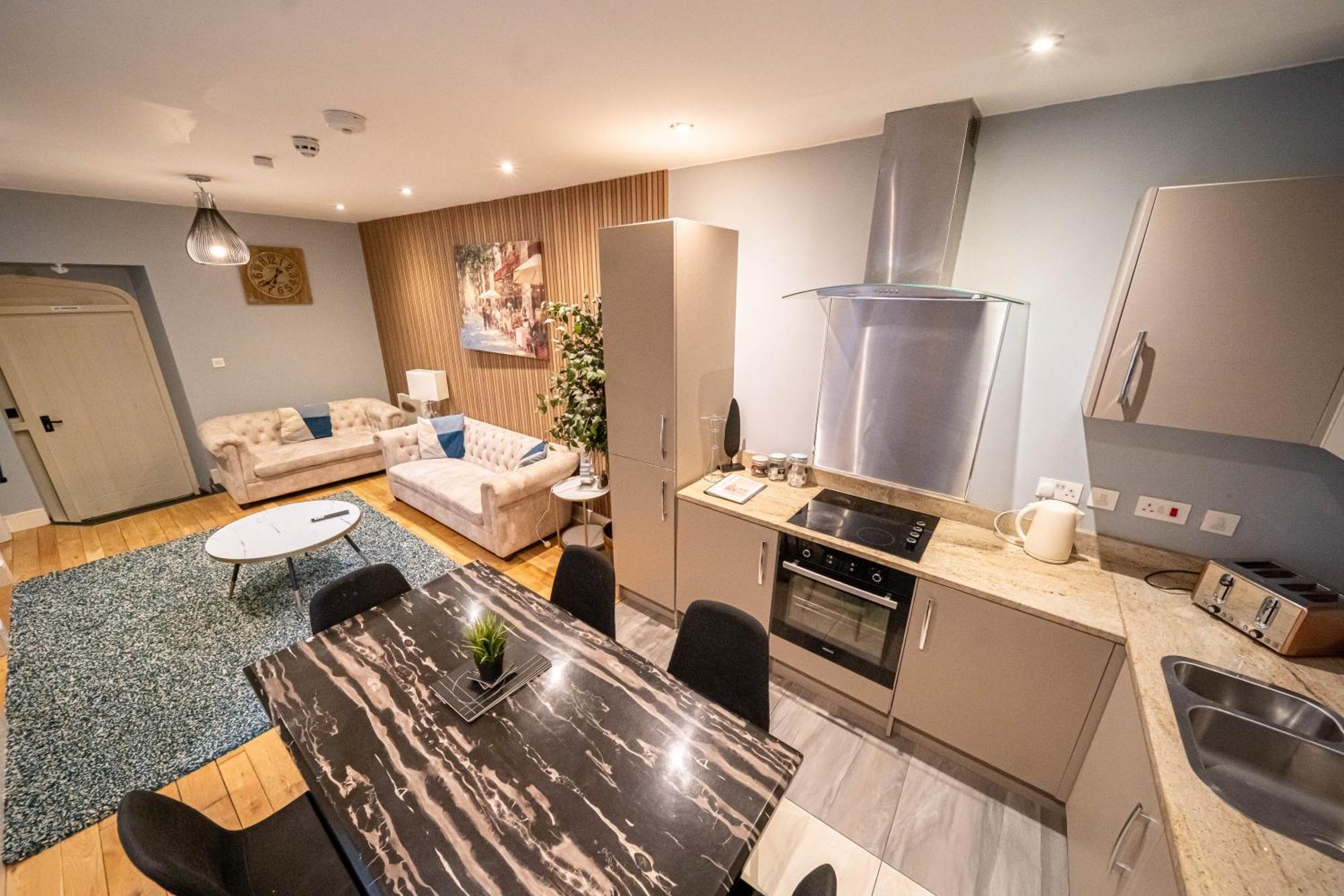 Kelham Apartments: Serviced With Free Parking
