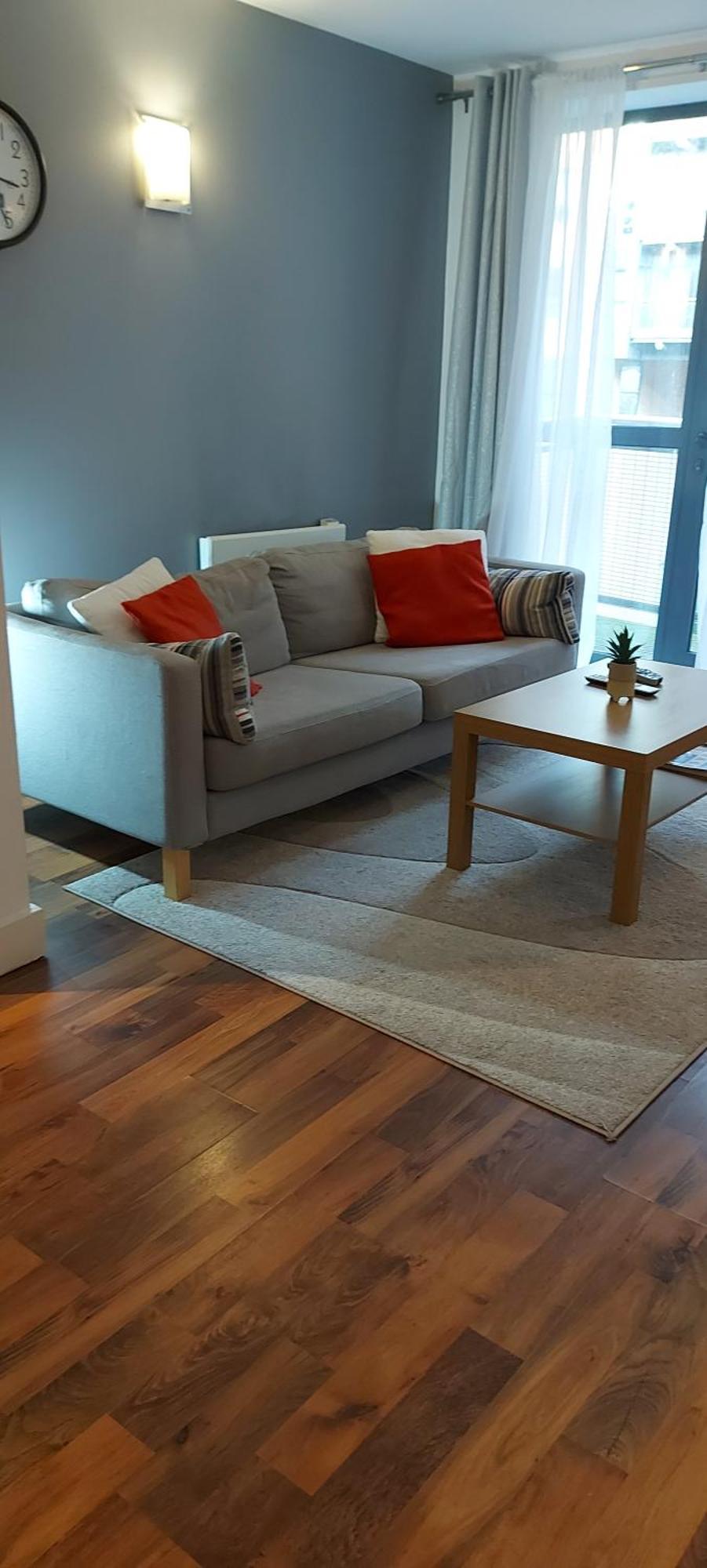 In Great Location With A Balcony & Parking Possible - West One * Sheffield