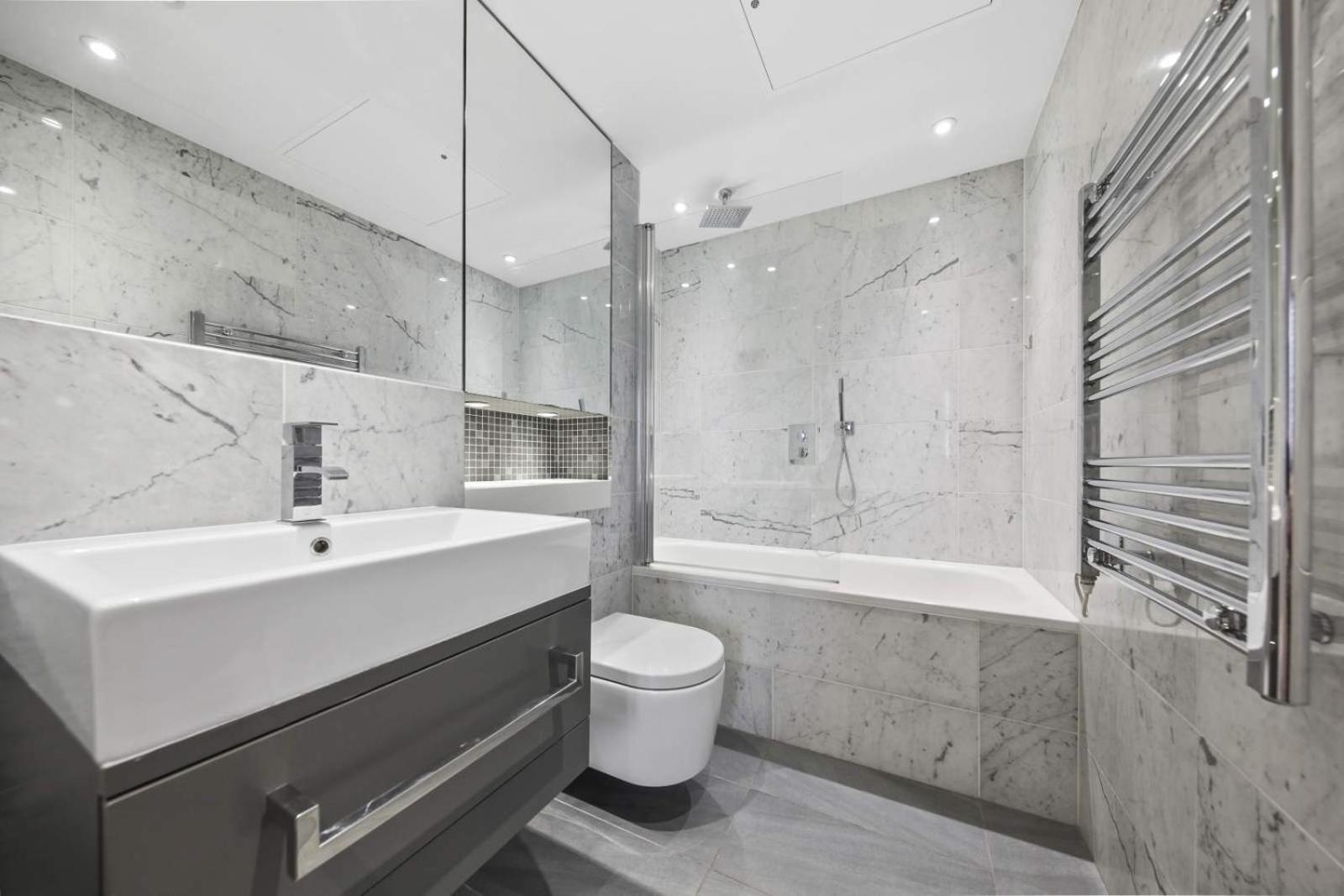 Stephs Lovely 4 Bedroom Apartment